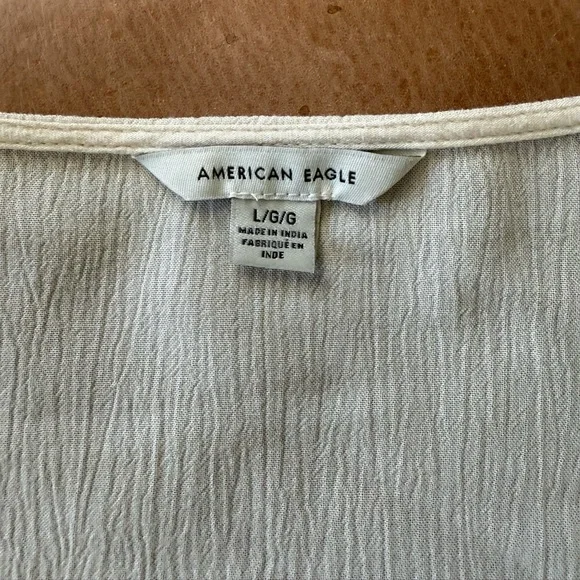 American Eagle Long Sleeve Boho Embroidered Floral Wrap Top Blouse Size Large - Picture 7 of 9